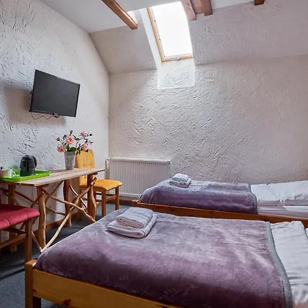 Karczma Zacisze B&B *