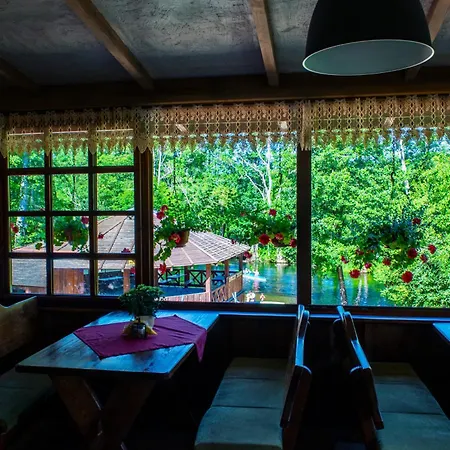 Karczma Zacisze B&B