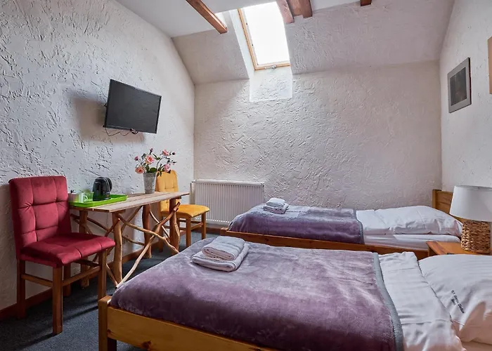 Karczma Zacisze Bed & Breakfast 3*